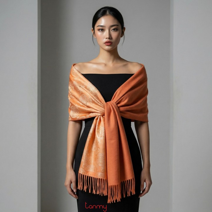 Double-sided wool and silk scarf in assorted colors